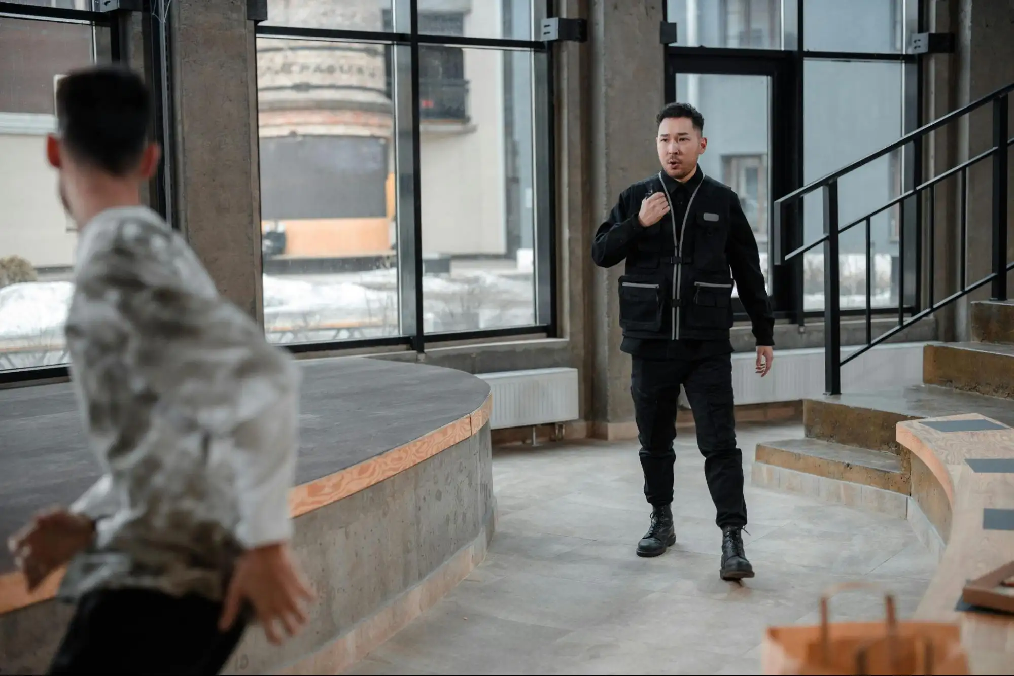A Hurak-trained security guard handling a suspected shoplifting incident in a UK retail environment